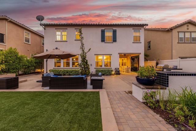 12712 Cloudbreak Ave, San Diego CA: https://media.crmls.org/mediaz/7ff56372-9522-4d39-b578-c6cb4c487ed8.jpg