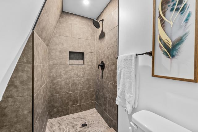 138 Leonard Lane, Sugarloaf CA: https://media.crmls.org/mediaz/7ff5c6ab-d8be-4ba3-af23-073fca671249.jpg