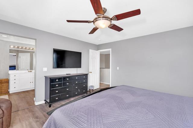 2357 N Rock Creek Drive, Los Banos CA: https://media.crmls.org/mediaz/7ff5f822-be90-4be0-aaa9-9eb22f114c5a.jpg