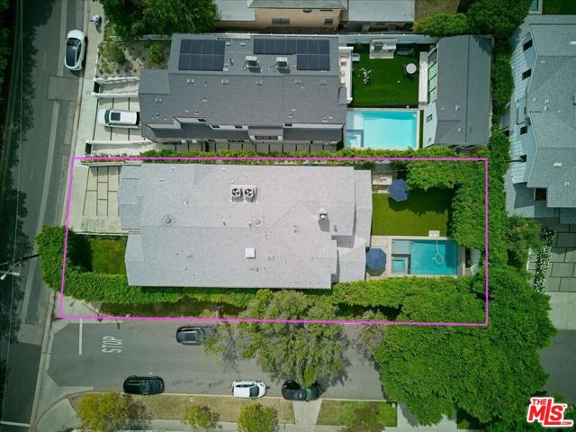 4105 Bellingham Avenue, Studio City CA: https://media.crmls.org/mediaz/7ff6ad8a-ff0d-46b4-a237-50ebac48161b.jpg