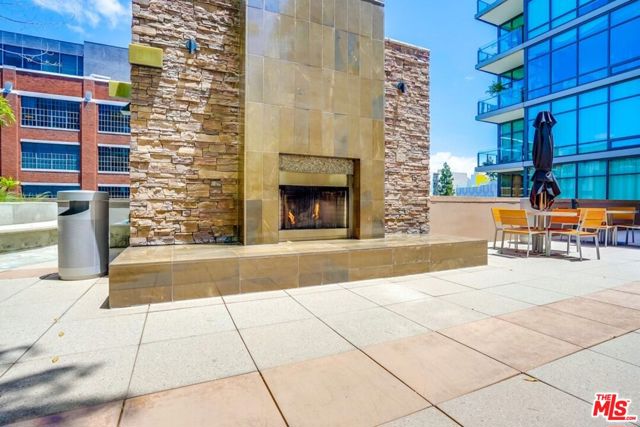 1100 Hope Street, Los Angeles, California 90015, 1 Bedroom Bedrooms, ,1 BathroomBathrooms,Condominium,For Sale,Hope,24425757