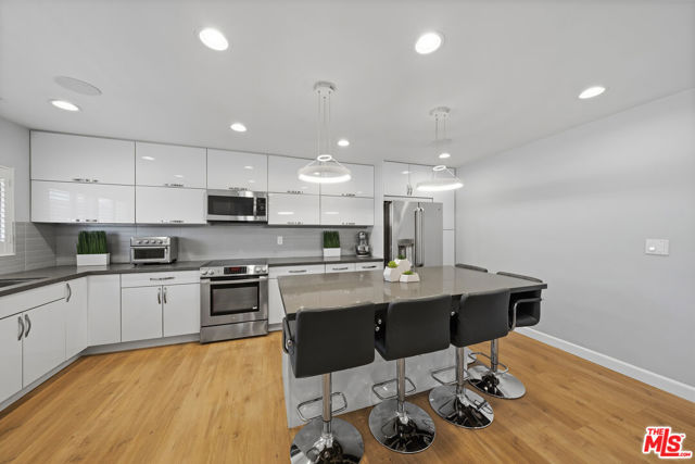 2 Bed Home for Sale in Los Angeles, California