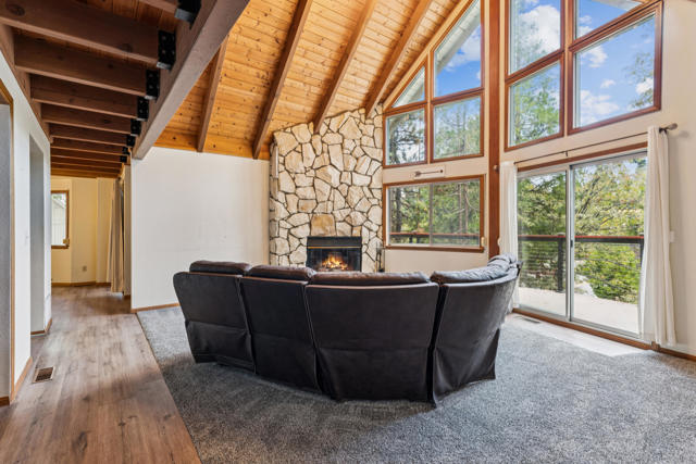 27157 Peninsula Drive, Lake Arrowhead, CA 92352