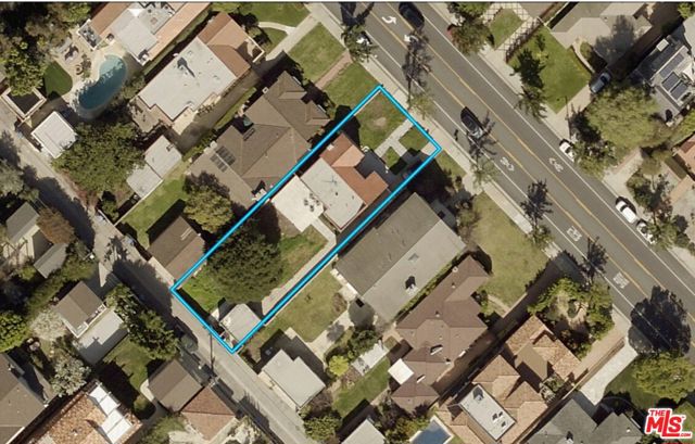 928 26th Street, Santa Monica CA: https://media.crmls.org/mediaz/7ff735d6-c675-4131-a014-79e442d6a0cc.jpg