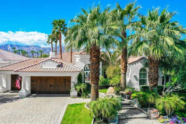 51173 Marbella Court, La Quinta CA: https://media.crmls.org/mediaz/7ff7d6ac-570b-4e7a-805f-26e9746d5448.jpg