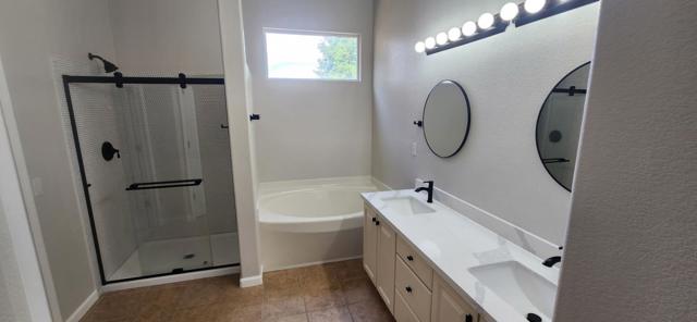 9657 Richlyn Way, Elk Grove CA: https://media.crmls.org/mediaz/7ff83d59-d609-4ec9-83ca-00a0e2bbb252.jpg