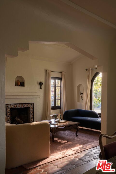 4331 4th Avenue, Los Angeles CA: https://media.crmls.org/mediaz/7ffa58cb-a378-4370-b7cb-403f5b7fedc8.jpg