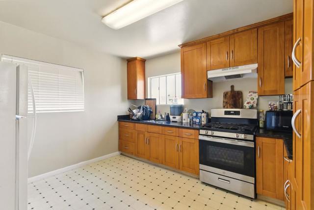 109 Dumbarton Avenue, Redwood City CA: https://media.crmls.org/mediaz/7ffa60ba-33f0-4814-917e-e5789e045a96.jpg