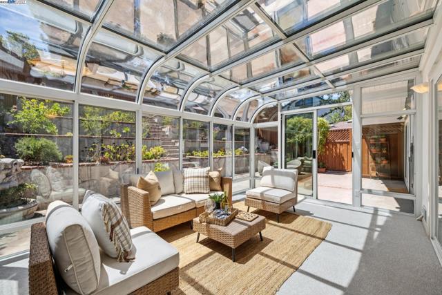 2140 Pullman Ave, Belmont CA: https://media.crmls.org/mediaz/7ffb0965-1653-42a6-aa41-cc47f0a3dfd6.jpg