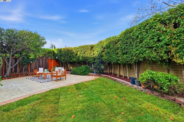 2907 Wilson Cmn, Fremont CA: https://media.crmls.org/mediaz/7ffb1b43-24c2-4ac2-b593-aed3fa93a221.jpg