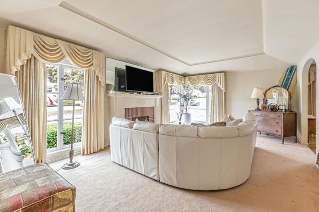 1101 Sloat Boulevard, San Francisco CA: https://media.crmls.org/mediaz/7ffb3c63-0971-4cc4-9e7d-8872d895e28e.jpg