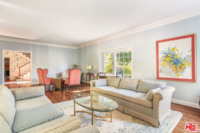 3734 Longridge Avenue, Sherman Oaks CA: https://media.crmls.org/mediaz/7ffe51ca-d924-4d1f-9eb2-20368dff7f68.jpg