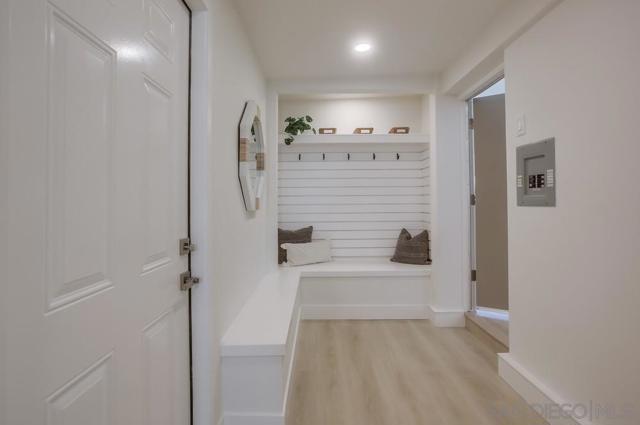 Image 32 of 47 For 4160 Conrad Ave