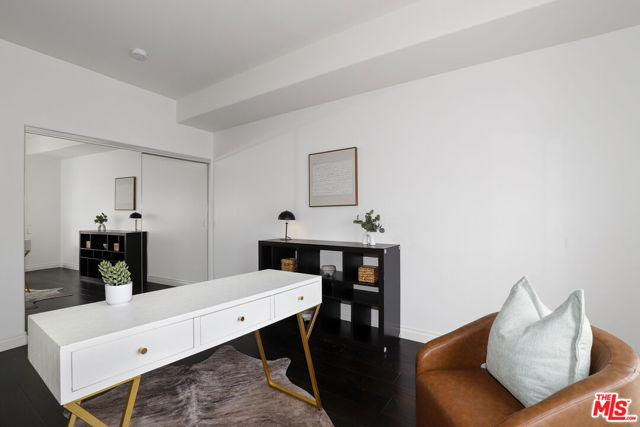 1862 S Bentley Avenue, Los Angeles CA: https://media.crmls.org/mediaz/7ffec100-c639-47e8-a081-1d919f5d4b34.jpg