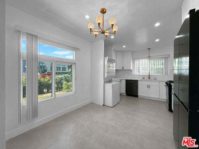 804 E Kelso Street, Inglewood CA: https://media.crmls.org/mediaz/7fff2b4c-0c20-42aa-a733-fc8648e39bc1.jpg