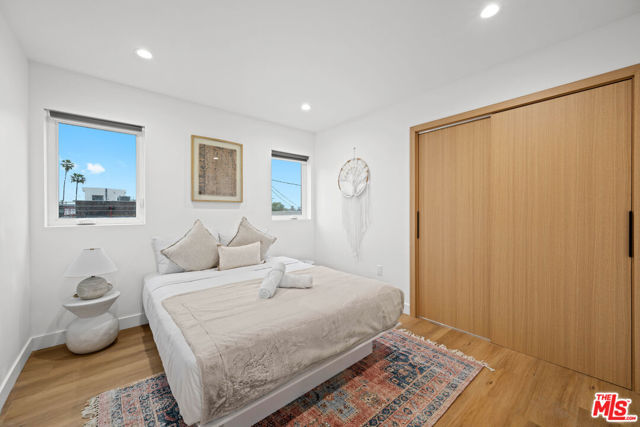 841 N Mccadden Pl, Los Angeles CA: https://media.crmls.org/mediaz/7fff8375-769e-49ae-99c5-bf3c265a1227.jpg