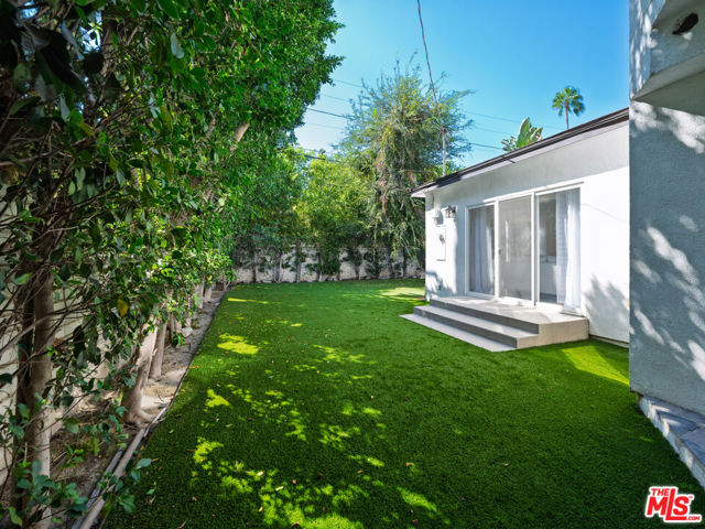 5417 Allott Avenue, Sherman Oaks CA: https://media.crmls.org/mediaz/80000204-e70a-4b45-95cc-106660cb28ec.jpg