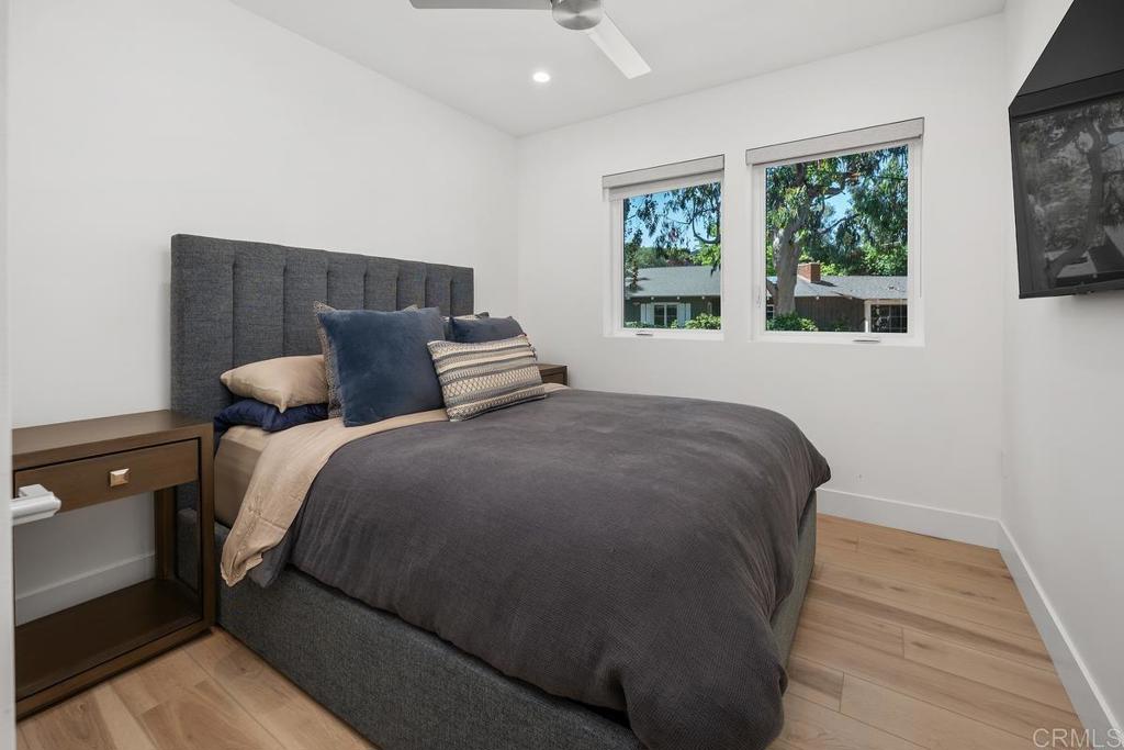 555 Amphitheatre Drive - photo 19