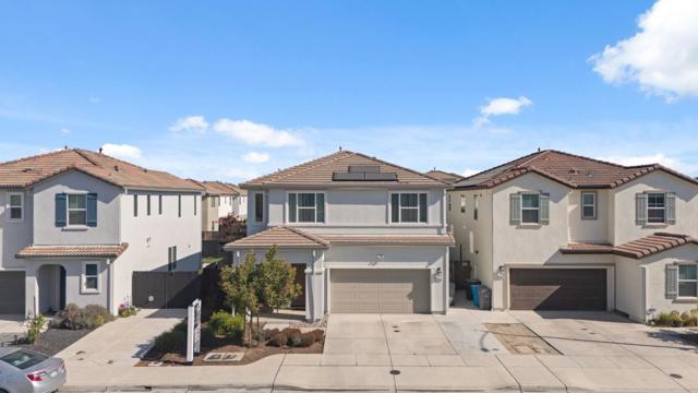 1060 Jan Avenue, Hollister CA: https://media.crmls.org/mediaz/800174c6-c5de-4ae7-84cf-8a42f3b3e9ad.jpg