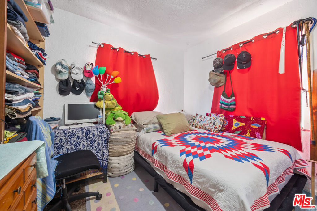 MLS #25570667 img 37