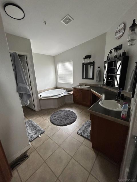 39201 Opalocka Road, Boulevard CA: https://media.crmls.org/mediaz/8001af9f-5016-423c-a7f1-ead0882be9a7.jpg