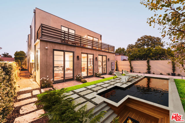 2114 Pier Avenue, Santa Monica CA: https://media.crmls.org/mediaz/8002000a-05e2-409e-a960-e34e13c6c43e.jpg