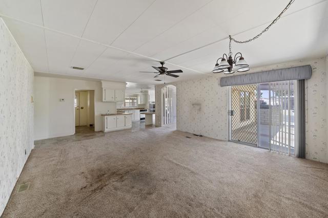 014_Family Room