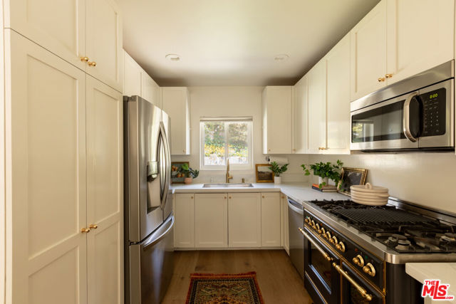 5018 Valleydale Avenue, Los Angeles CA: https://media.crmls.org/mediaz/80033169-3ae0-4ad5-a23a-fb0f6d199ae3.jpg