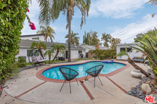 23320 Bassett Street, West Hills CA: https://media.crmls.org/mediaz/80035329-cade-45c2-84a7-3be929e5223c.jpg