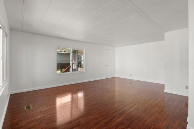 19 Dolphin Court, Half Moon Bay CA: https://media.crmls.org/mediaz/80042d9e-8f4a-4706-a828-0648ddf20995.jpg