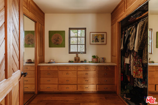 2865 Marquette Drive, Topanga CA: https://media.crmls.org/mediaz/80047b6b-67a7-455f-8a1c-0d6d150209a0.jpg