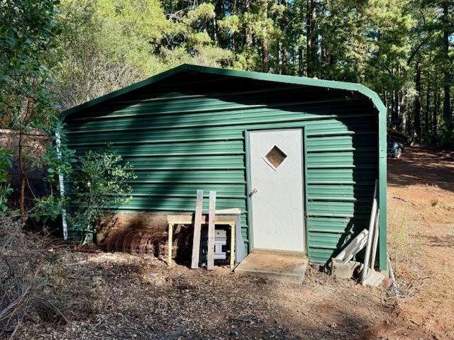 7175 Redwood Retreat Road, Gilroy CA: https://media.crmls.org/mediaz/8004d11b-b089-42d3-b29a-f66f08233870.jpg