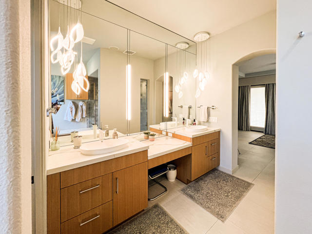 12 Varsity Circle, Rancho Mirage CA: https://media.crmls.org/mediaz/8004ea38-aaee-4b2b-956a-b59bdfd4db18.jpg