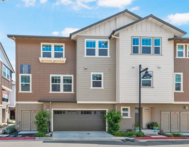 1416 Julia Ln, Concord CA: https://media.crmls.org/mediaz/800558f0-9d8c-40c6-856a-dfeb98310022.jpg