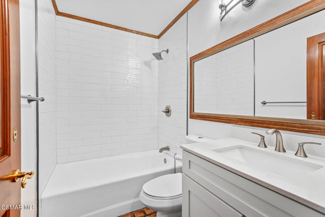 1275 Westwind Circle, Westlake Village CA: https://media.crmls.org/mediaz/8005a2ab-e864-4d59-bf54-5d469d34f2bf.jpg