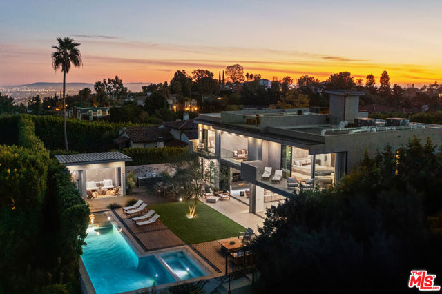 1632 Stradella Road, Los Angeles CA: https://media.crmls.org/mediaz/8005cfdf-1edd-4f76-aecb-a94cc4bdc976.jpg