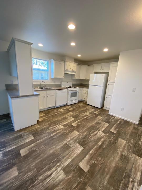 5040 Jackson Street, North Highlands CA: https://media.crmls.org/mediaz/8006c366-b3de-4122-9e49-800854ed2e74.jpg