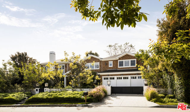 1057 Corsica Drive, Pacific Palisades CA: https://media.crmls.org/mediaz/800718bc-1343-4cf0-ae5f-2848afd7d01f.jpg