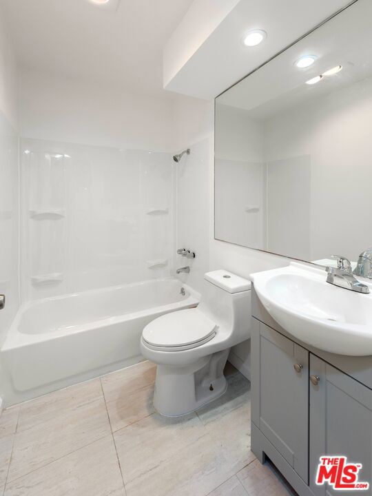 4628 Don Lorenzo Drive, Los Angeles CA: https://media.crmls.org/mediaz/80082596-66dd-4672-a5ab-f5697059b388.jpg
