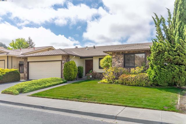 2177 Hillside Cir, San Leandro CA: https://media.crmls.org/mediaz/8008cb71-d2c6-4878-94c3-e0248900aed1.jpg