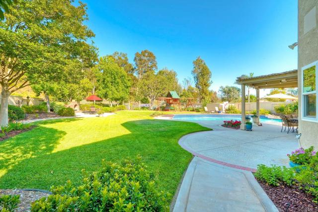 Detail Gallery Image 2 of 47 For 14013 Saddlewood Dr, Poway,  CA 92064 - 4 Beds | 3 Baths