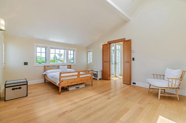 5005 Emerald Street, Capitola CA: https://media.crmls.org/mediaz/80090275-3880-46cf-8d10-398a0f17794e.jpg