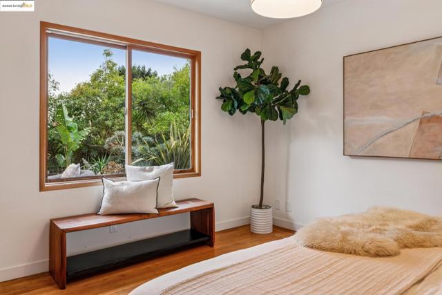 63 Eureka Ave, Kensington CA: https://media.crmls.org/mediaz/8009120f-e799-45a2-8a80-b3575102e5e0.jpg