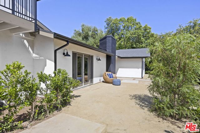 1131 Rancho Drive, Ojai CA: https://media.crmls.org/mediaz/8009747e-8d94-454e-86fc-82a24f523236.jpg