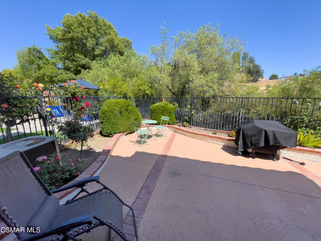5964 Ruthwood Drive, Calabasas CA: https://media.crmls.org/mediaz/800993ec-fab3-4efe-a094-23d6a77f3fb9.jpg