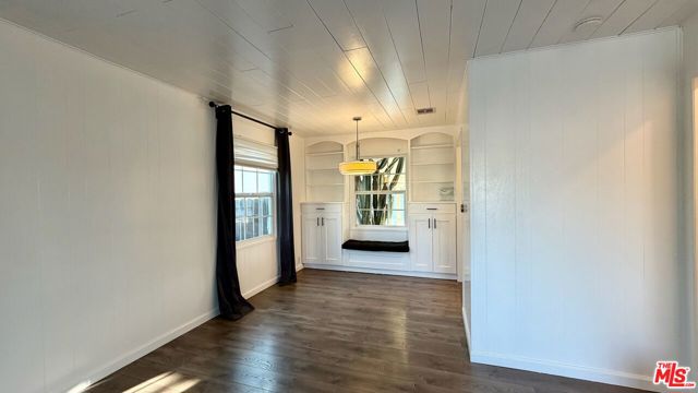 6257 Alcove Avenue, North Hollywood CA: https://media.crmls.org/mediaz/8009b9d7-531e-4959-8915-0bc4d5e260c4.jpg