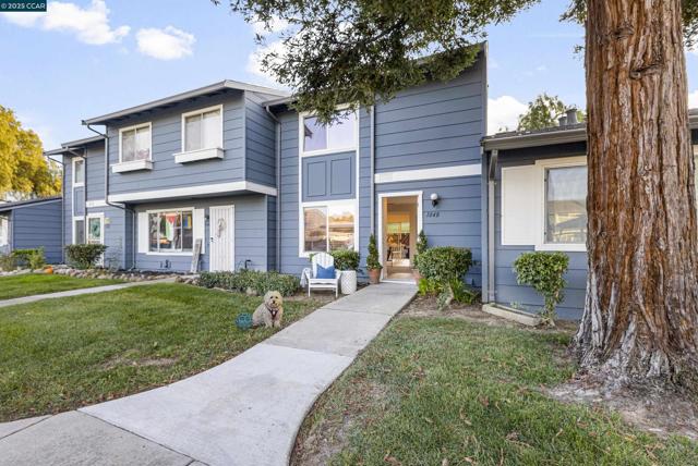 1048 SPRING VALLEY COMMON, Livermore CA: https://media.crmls.org/mediaz/800a9304-c11a-401c-9eb5-7471e58bc500.jpg