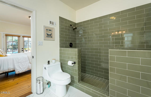 Detail Gallery Image 27 of 69 For 1955 N Los Robles Ave, Pasadena,  CA 91104 - 5 Beds | 3 Baths