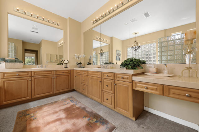 79640 Citrus, La Quinta CA: https://media.crmls.org/mediaz/800bc921-8572-4917-b1cf-c5811113d721.jpg