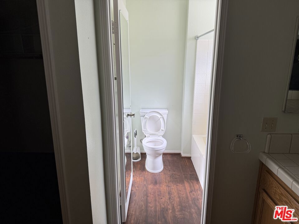 https://media.crmls.org/mediaz/800d6e48-4a75-447b-8aa1-0c54fcd011b3.jpg?preset=X-Large